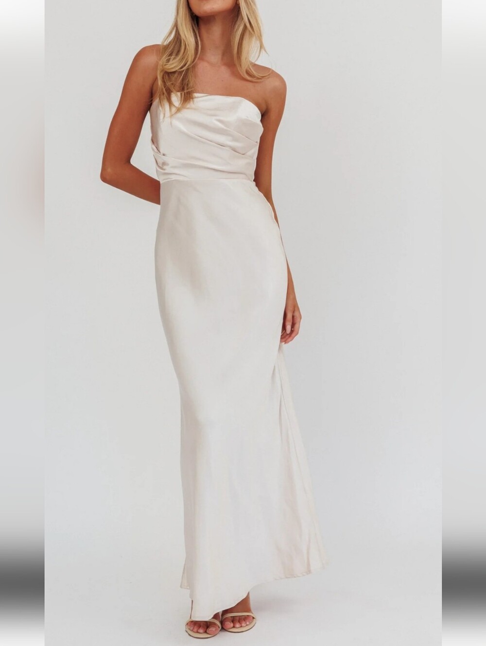 Selfie Leslie Strapless Satiny Column Gown in oyster size xL. New with tags
